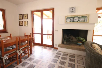 De haard in de woonkamer. De haard in de woonkamer.