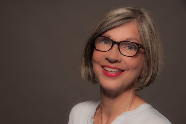 Frau A. Ten Hagen Frau A. Ten Hagen