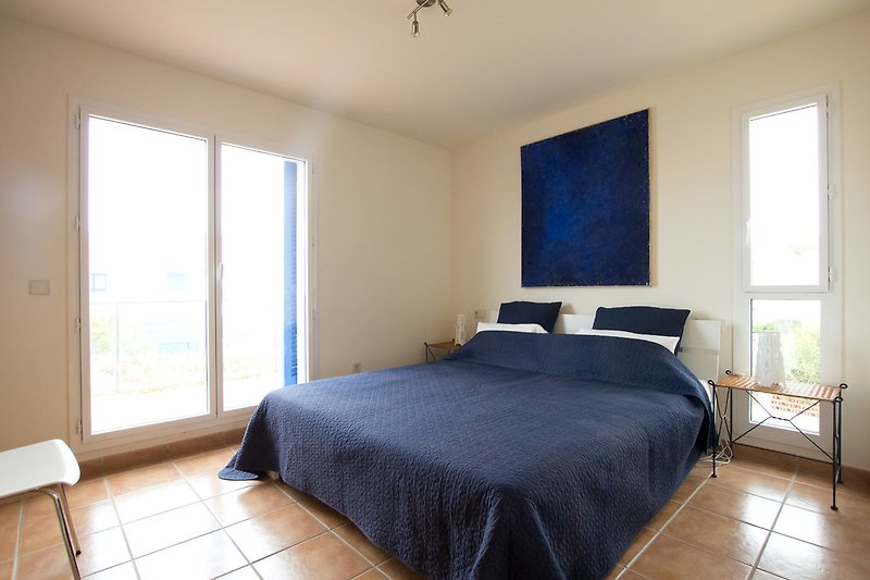 Schlafzimmer Suite mit Meerblick, Balkon und privatem Badezimmer (Doppelbett)