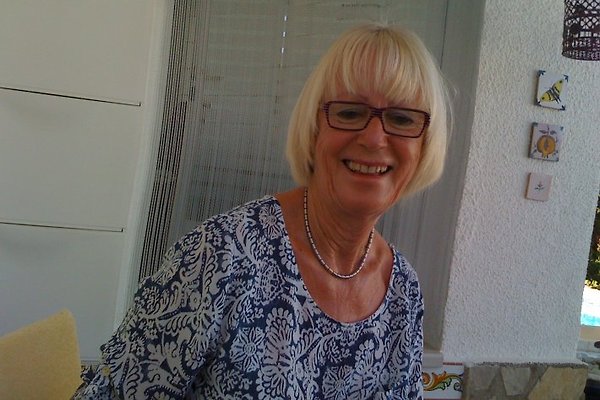 Frau S. Strauss Frau S. Strauss