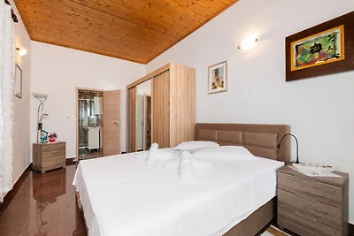 Haus Plum mit privatem Pool