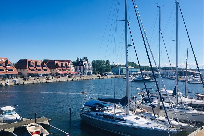 15 km entfernt - der Hafen in Wiek, übersetzen zur Insel Hiddensee
