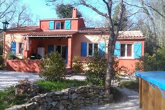Provencehaus in ruhig. Ortsrandlage