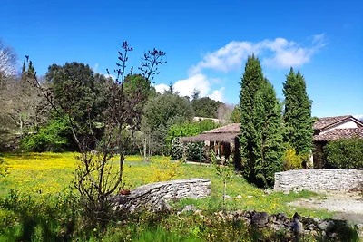 Casa con gr. Giardino