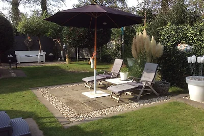 Bungalow mit den drei Tulpen Nr. 16