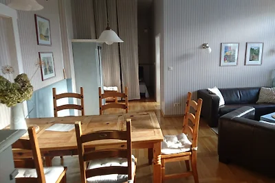 La vecchia scuola di Ahrensberg al lago Drewen