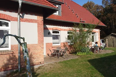 La vecchia scuola di Ahrensberg al lago Drewen