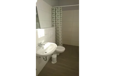 La vecchia scuola di Ahrensberg al lago Drewen