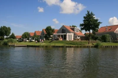 Solovilla direkt am IJsselmeer