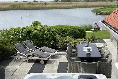 Solovilla direkt am IJsselmeer