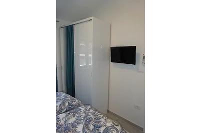 Sara Apartment 4