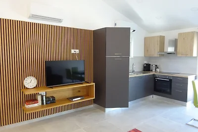 Sara Apartment 4
