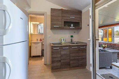 Sara Apartment 4