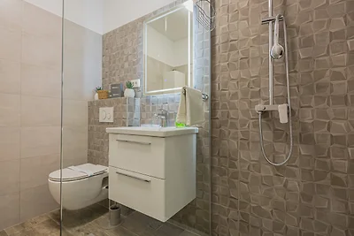 NEW Charming holiday house ANA in Pisak, private garden and outdoor jacuzzi