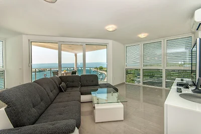 AP 6 + 2 appartamento di lusso a Omis