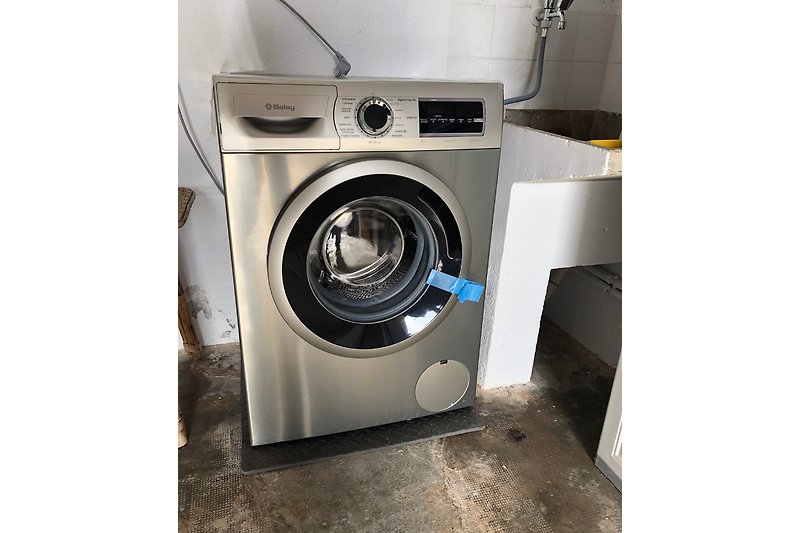 Waschmaschine 9 Kg in Garage