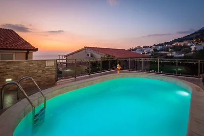 Solaris Holiday Home