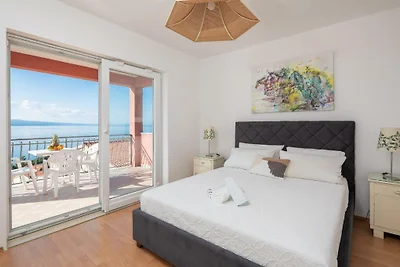 Solaris Holiday Home