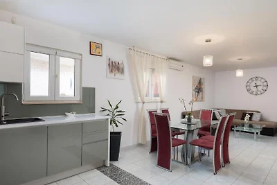 Solaris Holiday Home