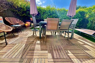 Estate in autunno e una casa meravigliosa e accogliente