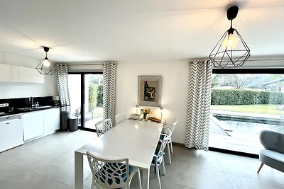 Maison Blanche+ großem Pool+Garten!