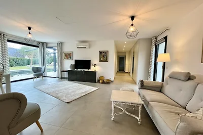 Maison Blanche+ großem Pool+Garten!