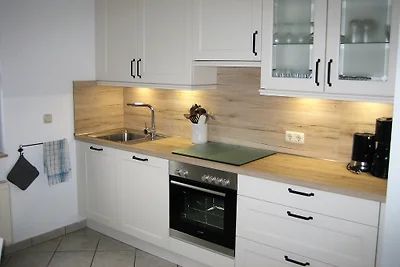 4**** casa di paglia con sauna e camino
