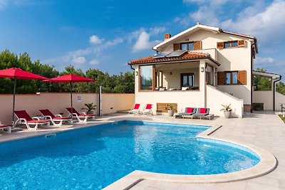 villa Bergena avec grande piscine 58m2