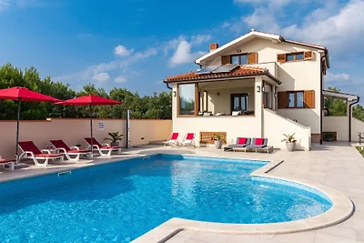 villa Bergena con grande piscina 58m2