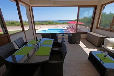 villa Bergena con grande piscina 58m2