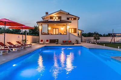 villa Bergena con grande piscina 58m2