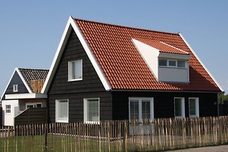 Strandvilla Roots