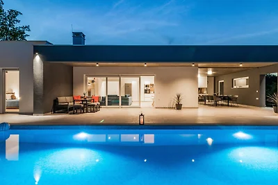 Villa ****SANIVARO with heated pool