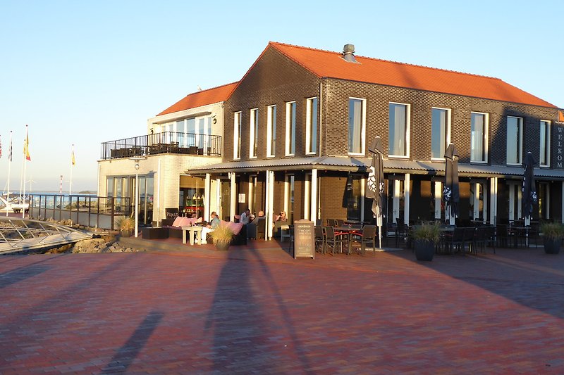 Cafe/Restaurant am Hafen