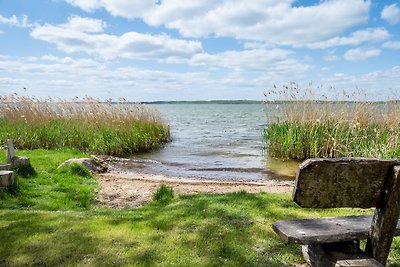 Fräulein Frieda am See