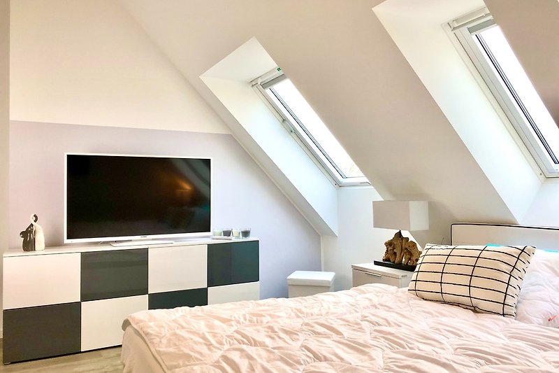 Schlafzimmer 2 mit 50 Zoll Smart Tv