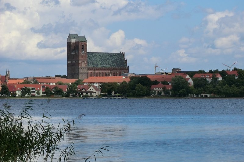 Blick auf den Uckersee mit Marienkirche