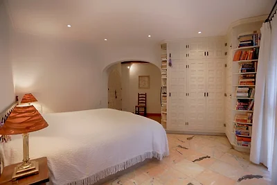 The Round House