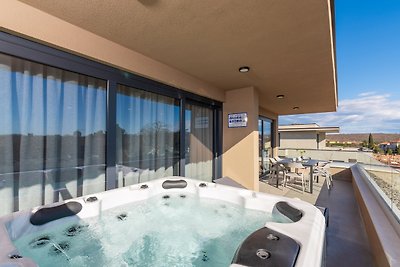 Villa Querchus App mit Jacuzzi