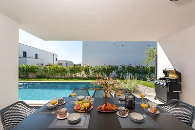 Villa Tin