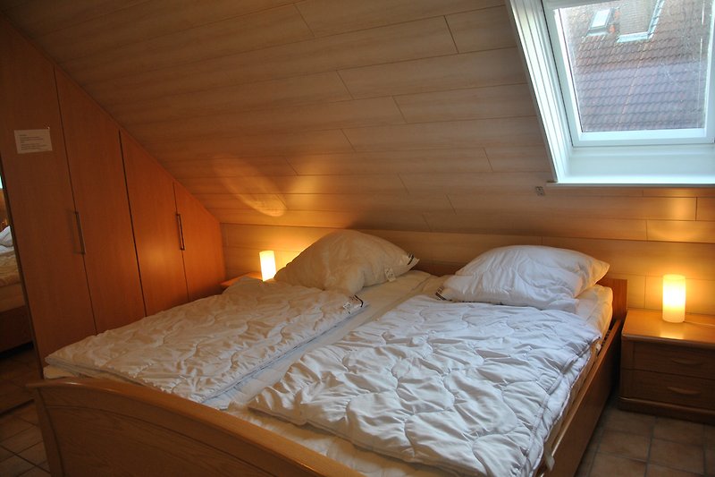 Schlafzimmer 1: Doppelbett