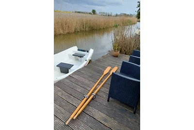 Nordseewelle am Wasser mit Boot