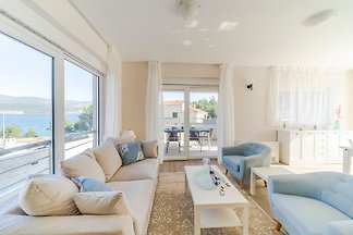 Luxusvilla Lucija am Meer