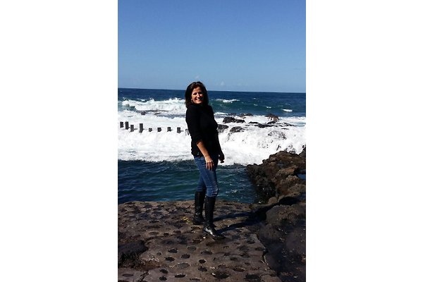 Mrs. E. Gomez Mrs. E. Gomez