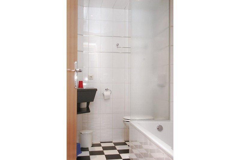 de halve Maan/Narcis in Egmond aan Zee - Frau A. Tenwolde