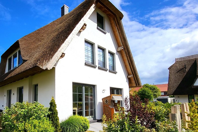 Charmantes Landhaus mit traditionellem Reetdach