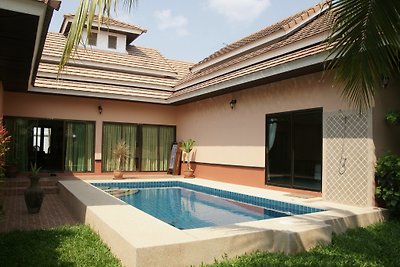 Well maintained Villa / Pattaya