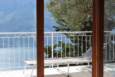 Villa mit Seeblick / privatem Pool