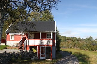 Häuschen am Fjord