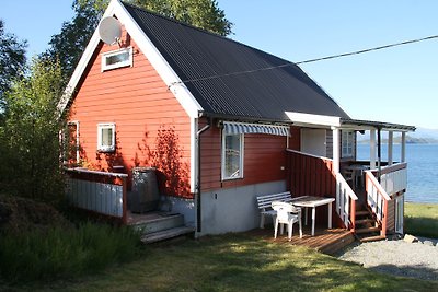 Häuschen am Fjord